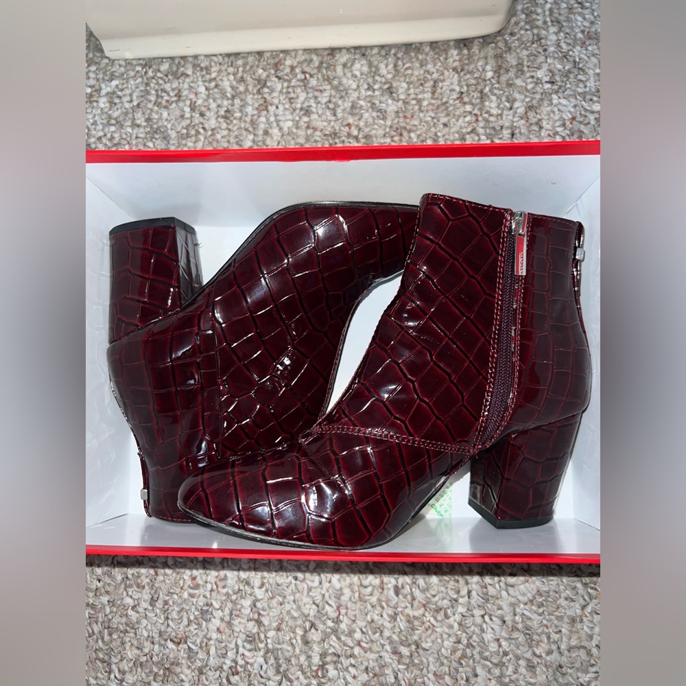 Elegant Burgundy Croc-Embossed Ankle Boots